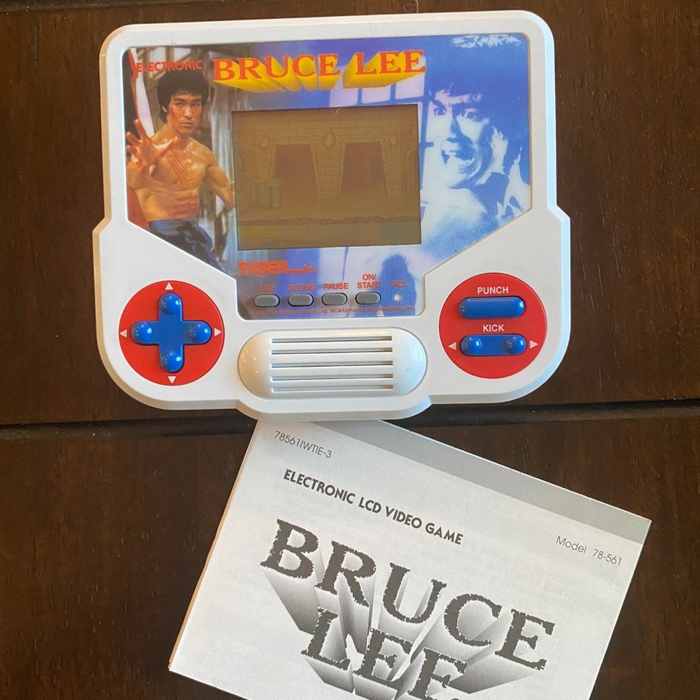 VINTAGE RARE Bruce Lee LCD Tiger Game